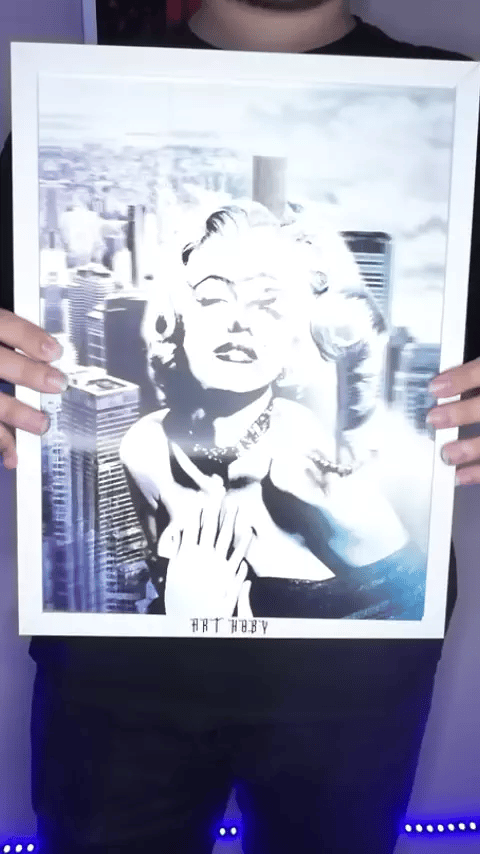 Marilyn Monroe Sanat Posteri – 3D Hareketli New York Arka Planlı (Lenticular)